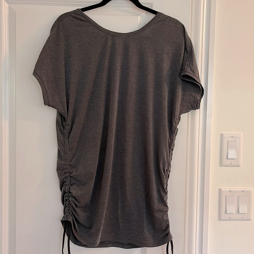 Lululemon grey tunic with cute ties to shorten one side or the other or both